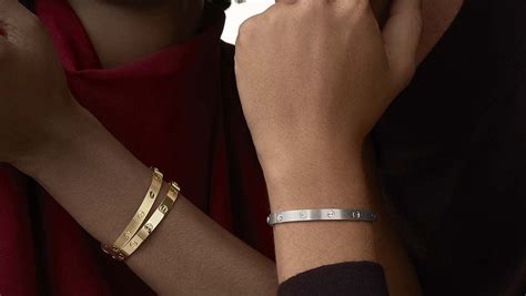 where to buy cartier love bracelet in hong kong|cartier love bracelet size 21.